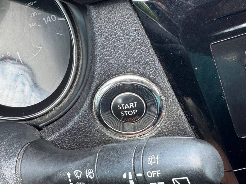 2016 Nissan Rogue SV - Photo 16