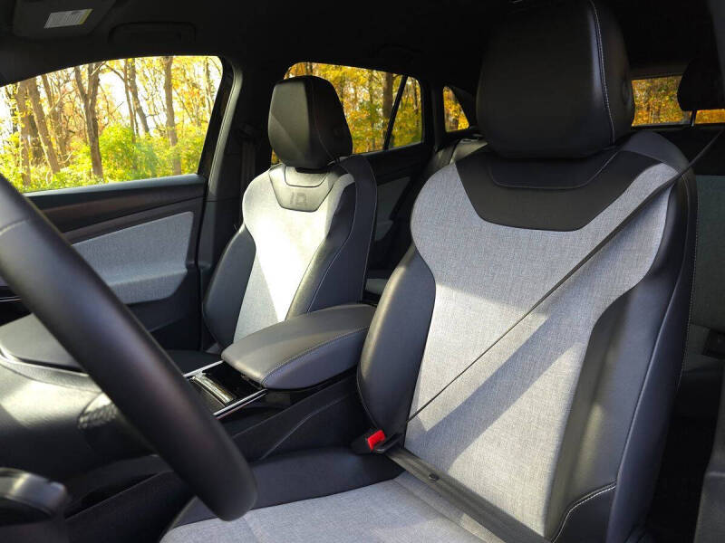 2023 Volkswagen ID.4 Pro