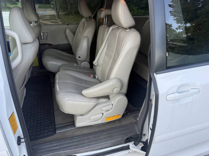 2012 Toyota Sienna XLE 8-Passenger