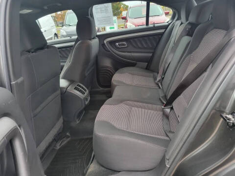 2017 Ford Taurus SEL