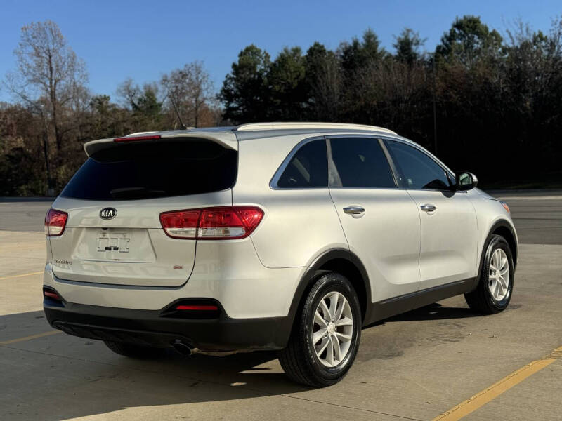 2016 Kia Sorento LX