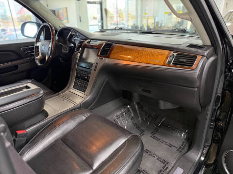 2013 Cadillac Escalade Platinum Edition