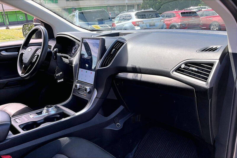2023 Ford Edge SE