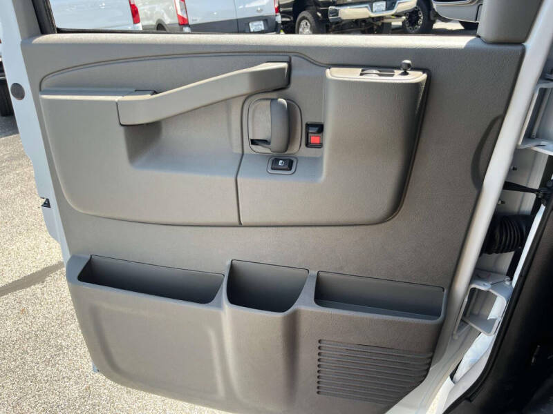 2025 Chevrolet Express 2500