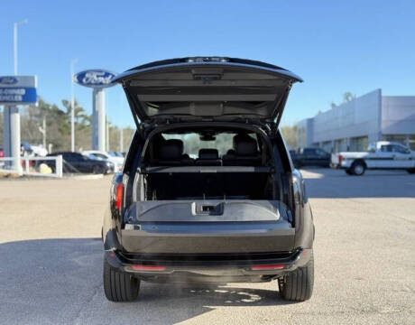 2024 Land Rover Range Rover P400 SE LWB