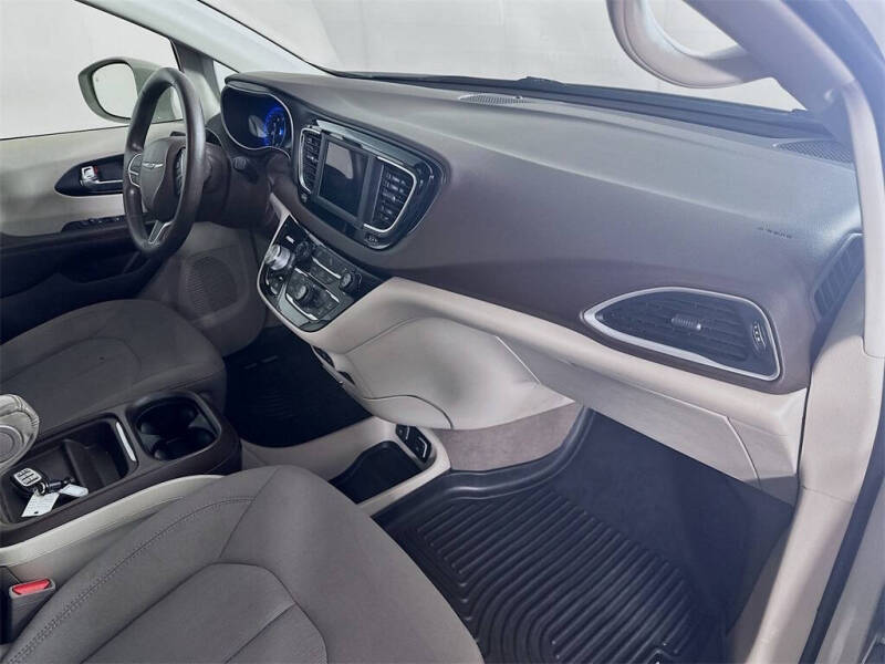 2020 Chrysler Pacifica Touring