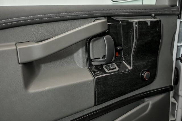 2025 GMC Savana 2500