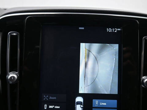 2021 Volvo XC40 T5 Momentum