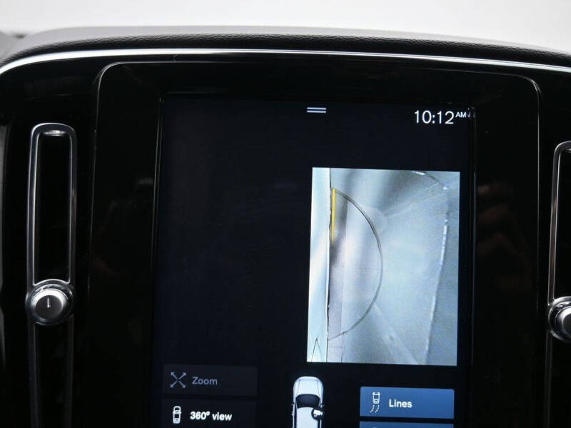 2021 Volvo XC40 T5 Momentum