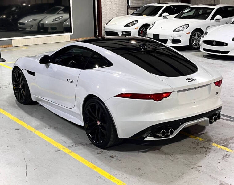 2016 Jaguar F-TYPE R
