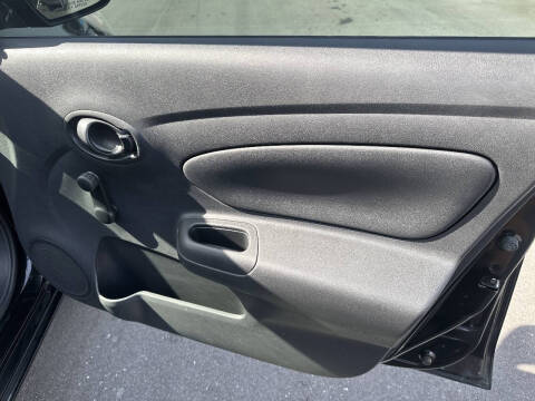 2014 Nissan Versa 1.6 S