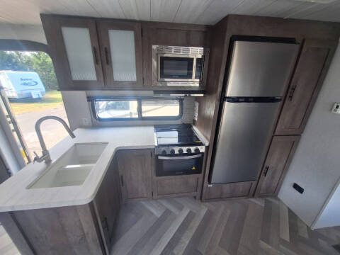 2022 Forest River Salem 32BHDS