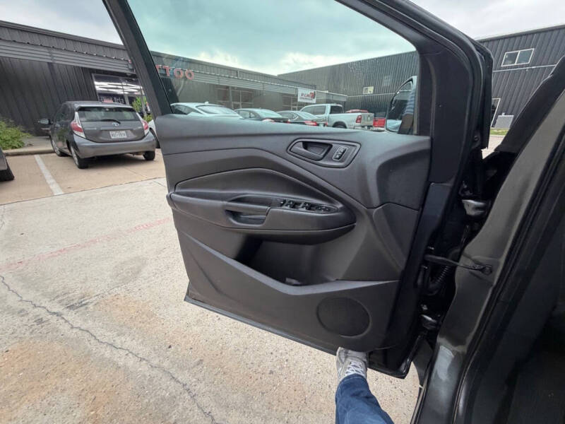 2019 Ford Escape S