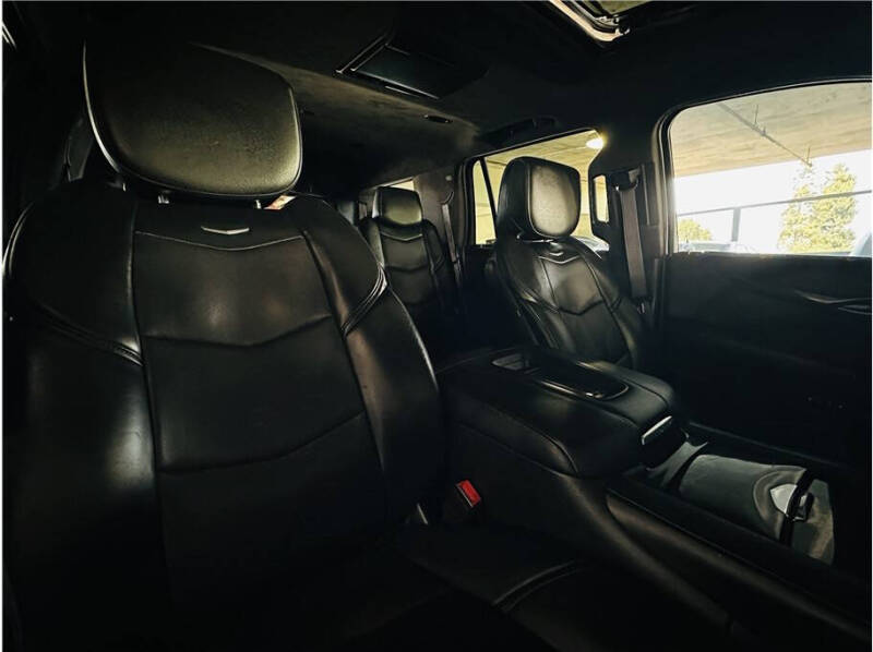 2016 Cadillac Escalade Platinum