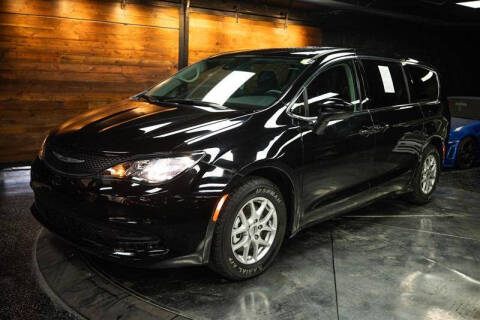 2024 Chrysler Voyager LX