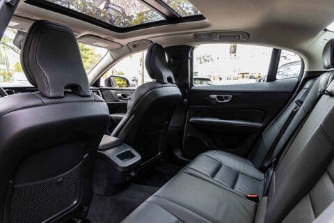 2024 Volvo S60 B5 Plus Dark Theme