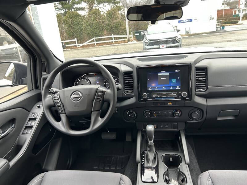 2023 Nissan Frontier SV