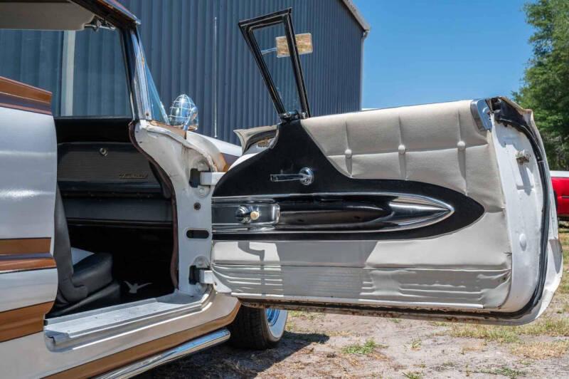 1960 Ford Thunderbird