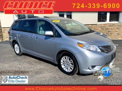 2017 Toyota Sienna for sale at CHOICE AUTO SALES in Murrysville PA