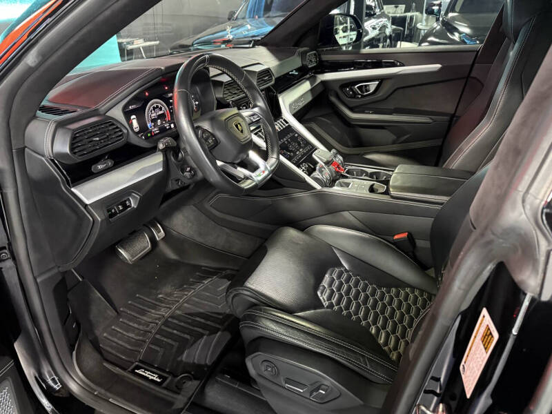 2020 Lamborghini Urus