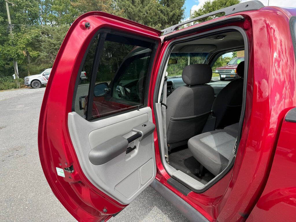 2003 Ford Explorer Sport Trac 31