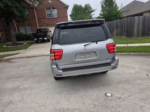 2004 Toyota Sequoia SR5