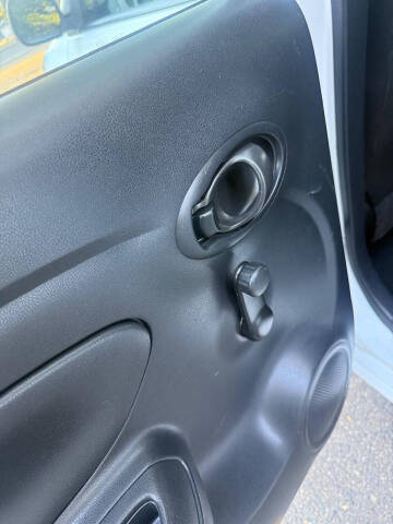 2015 Nissan Versa 1.6 S Plus