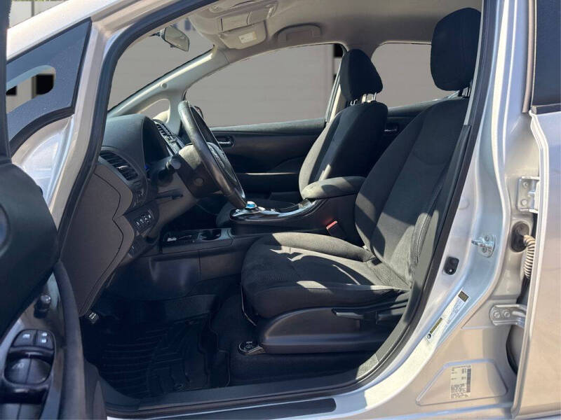 2017 Nissan LEAF SV