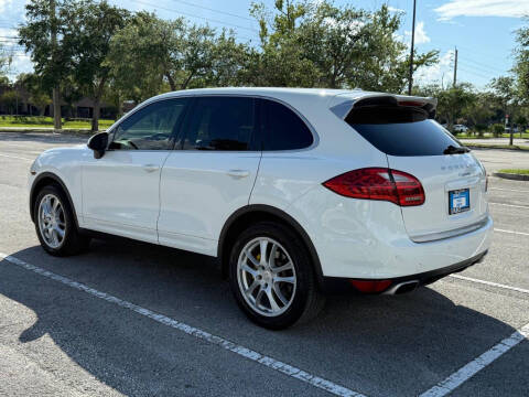 2014 Porsche Cayenne Platinum