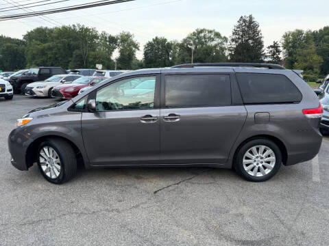 2013 Toyota Sienna XLE 7-Passenger