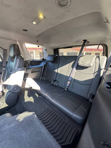 2017 Cadillac Escalade Luxury