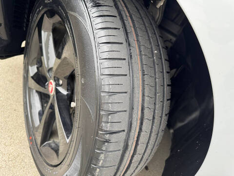 2017 Jaguar F-PACE 35t Prestige