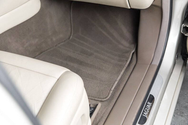 2006 Jaguar XJ-Series XJ8