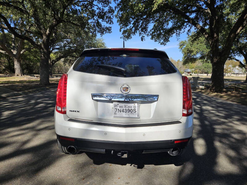 2011 Cadillac SRX Luxury Collection photo 5