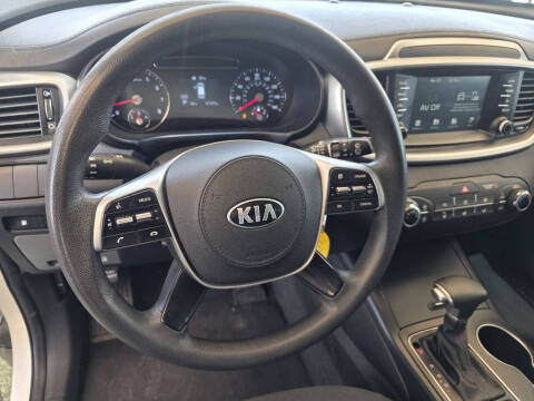 2020 Kia Sorento LX V6