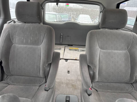 2005 Toyota Sienna XLE 7 Passenger