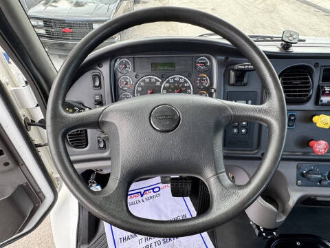 2020 Freightliner M2 106