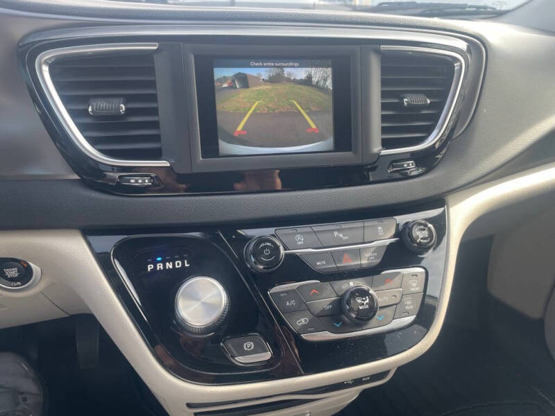 2020 Chrysler Pacifica Touring L