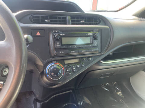 2014 Toyota Prius c Four