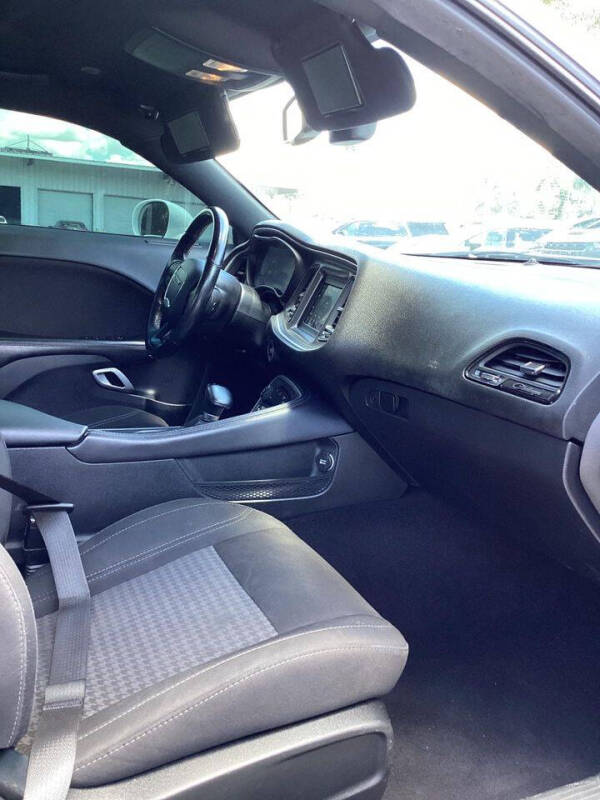 2021 Dodge Challenger SXT