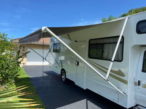 2015 FORD ECONOLINE E450 CLASS C THOR MAJESTIC 28A MOTORHOME
