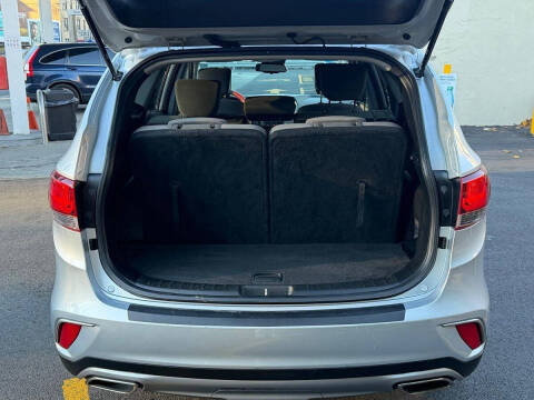 2017 Hyundai Santa Fe SE