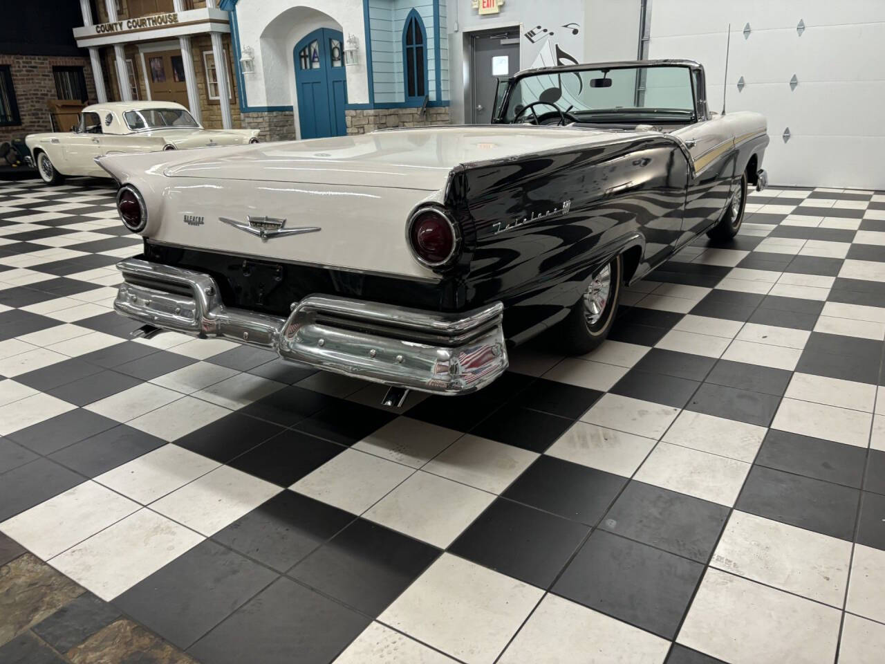 1957 Ford Fairlane 17