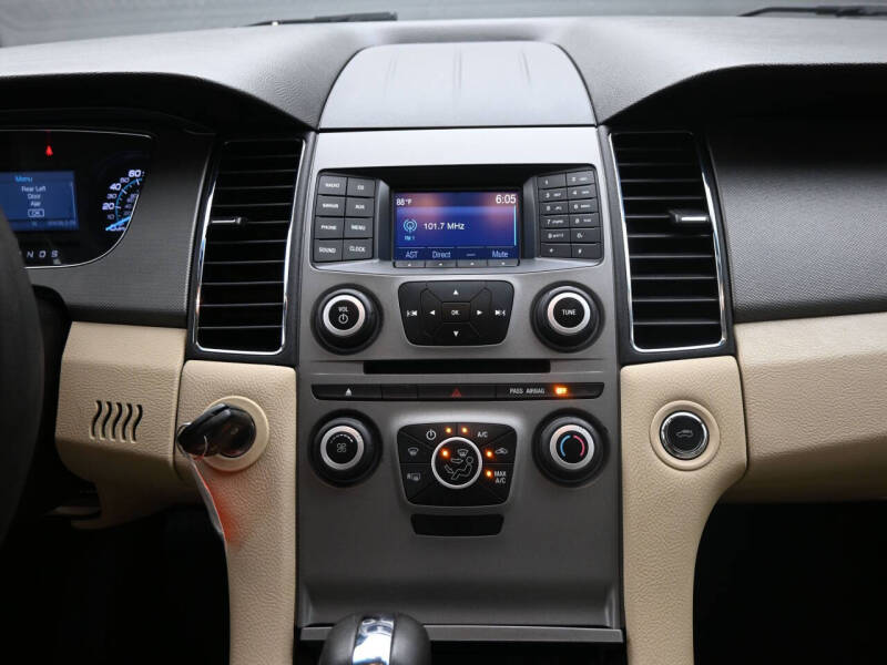 2019 Ford Taurus SE