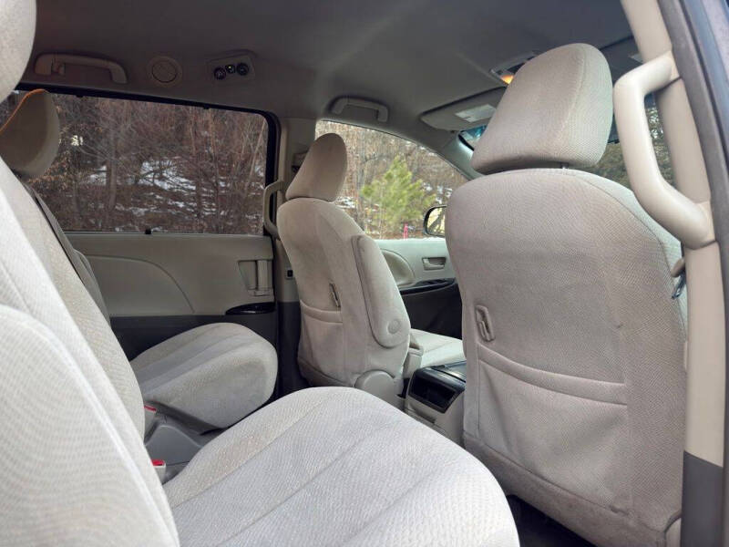 2012 Toyota Sienna
