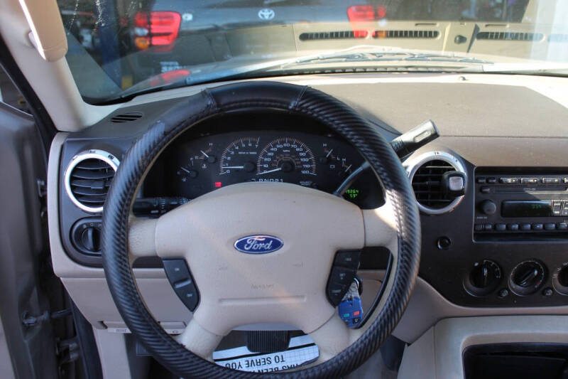 2003 Ford Expedition XLT