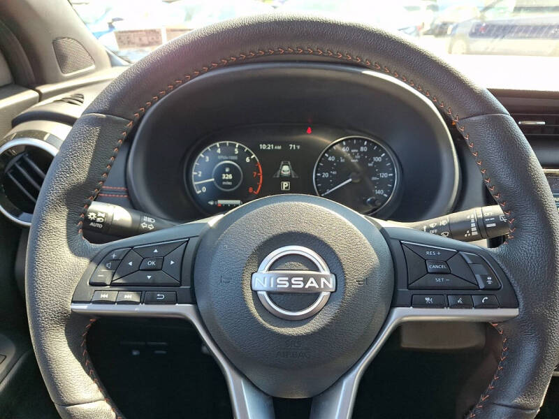 2023 Nissan Kicks SR