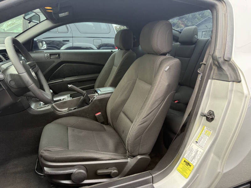 2012 Ford Mustang V6