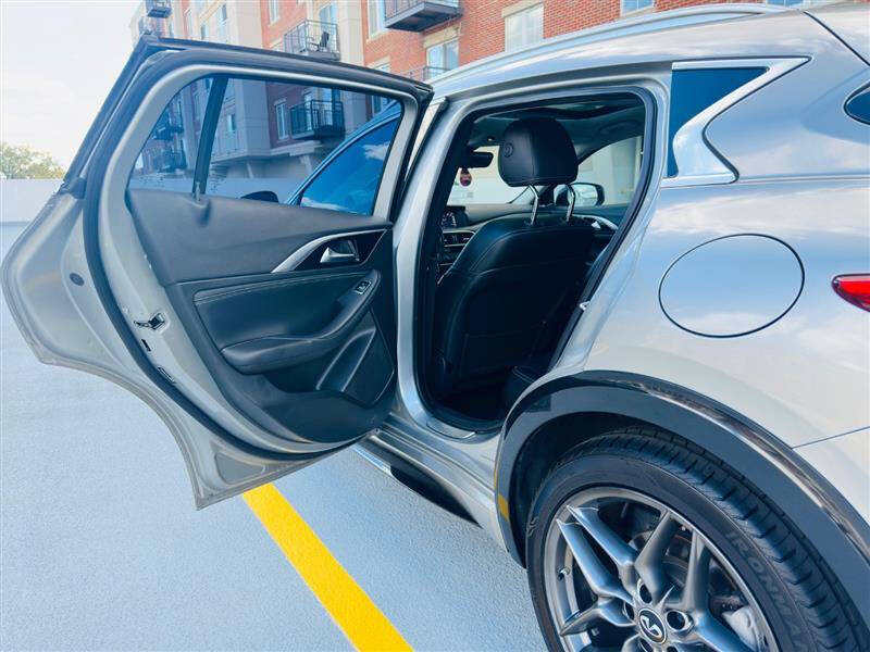 2017 Infiniti QX30 Premium