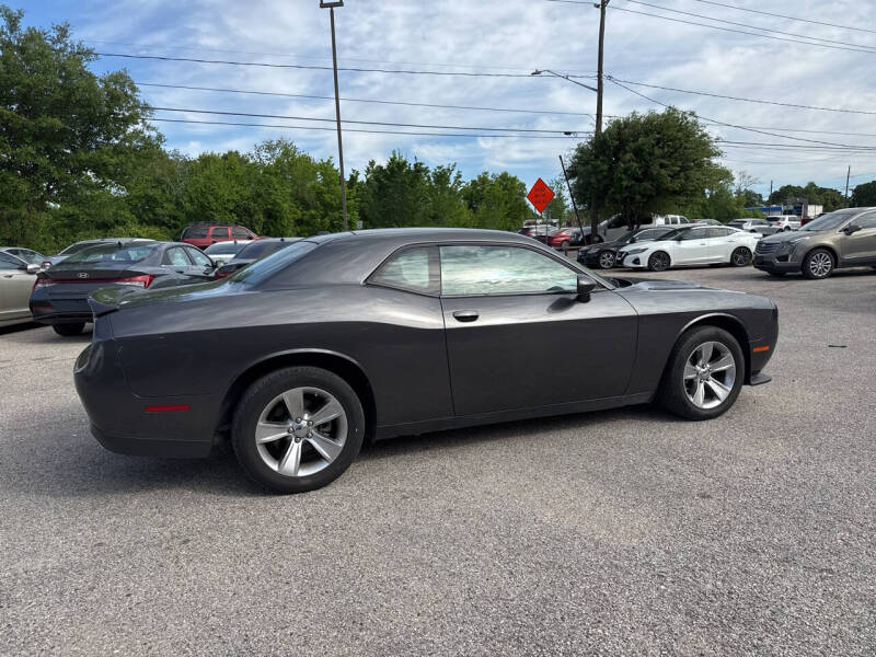 2022 Dodge Challenger SXT